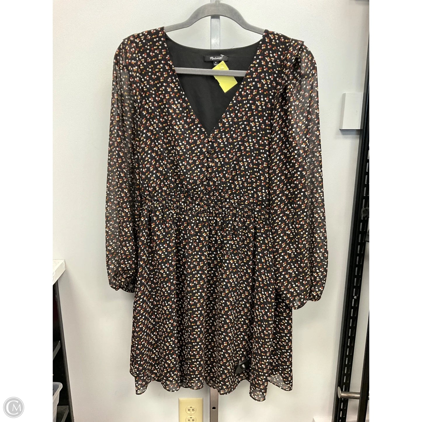 Dress Casual Short By Madewell In Black & Gold, Size: M