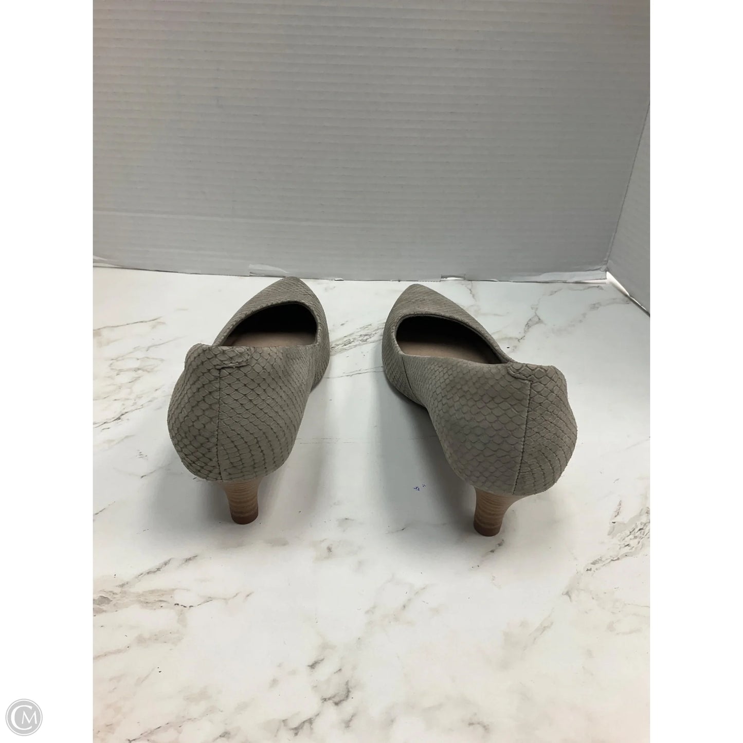 Shoes Heels Kitten By Clarks In Grey, Size: 9