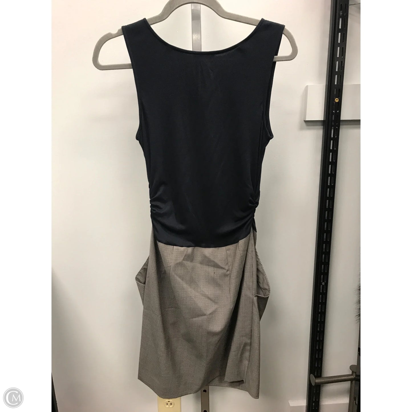 Dress Casual Short By Theory In Black, Size: 6