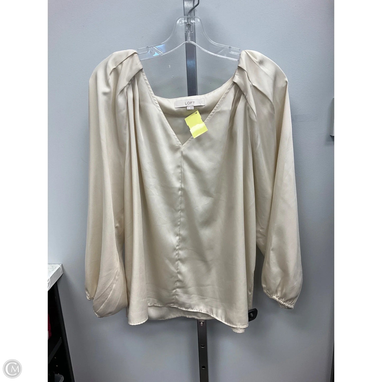 Top Long Sleeve By Loft In Cream, Size: Xl