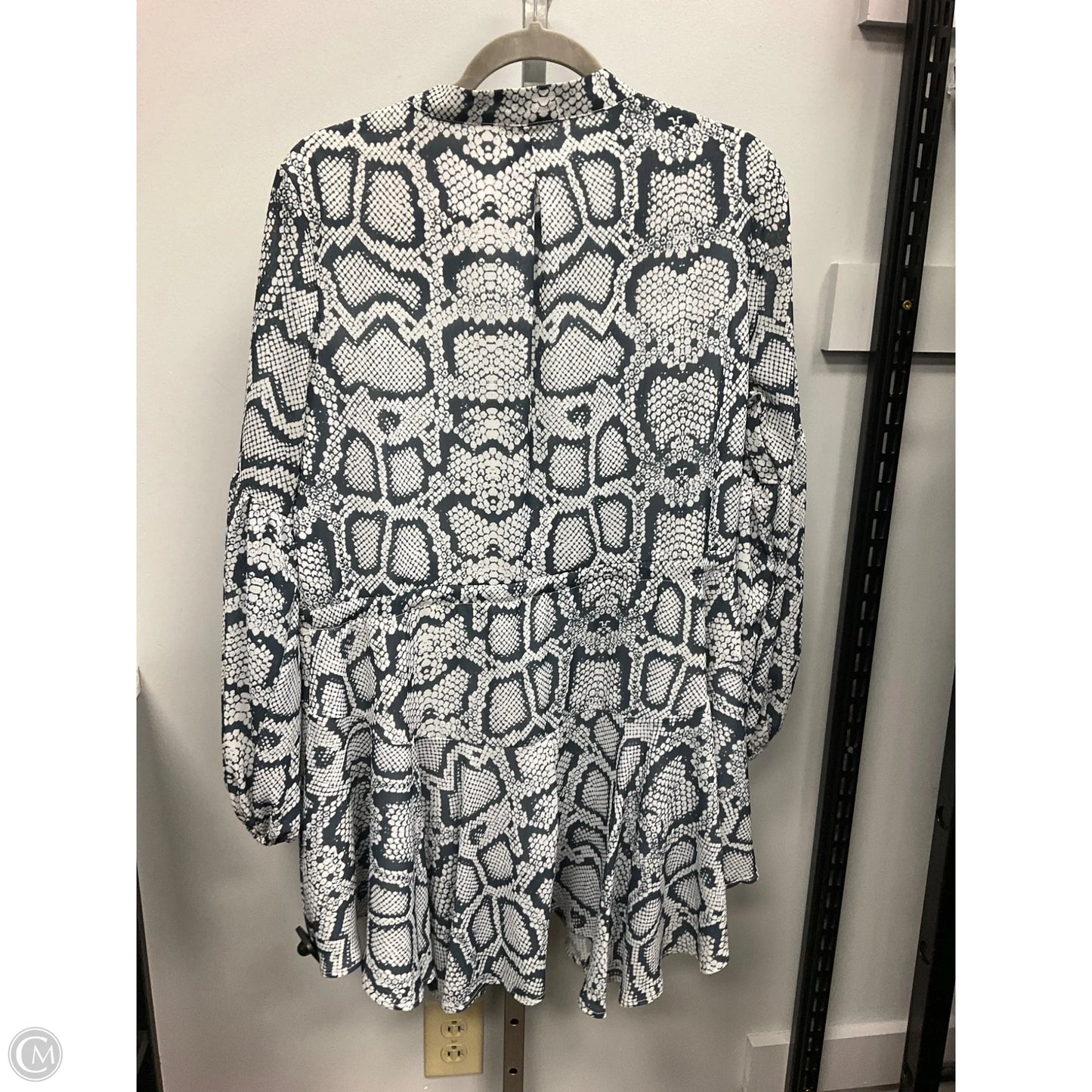 Dress Casual Short By Cme In Animal Print, Size: M