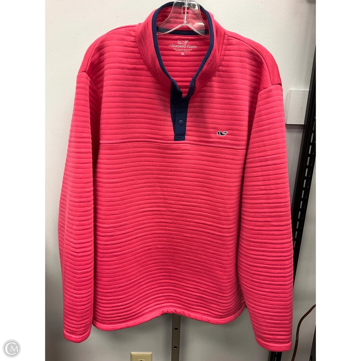 Top Long Sleeve By Vineyard Vines In Coral, Size: Xl