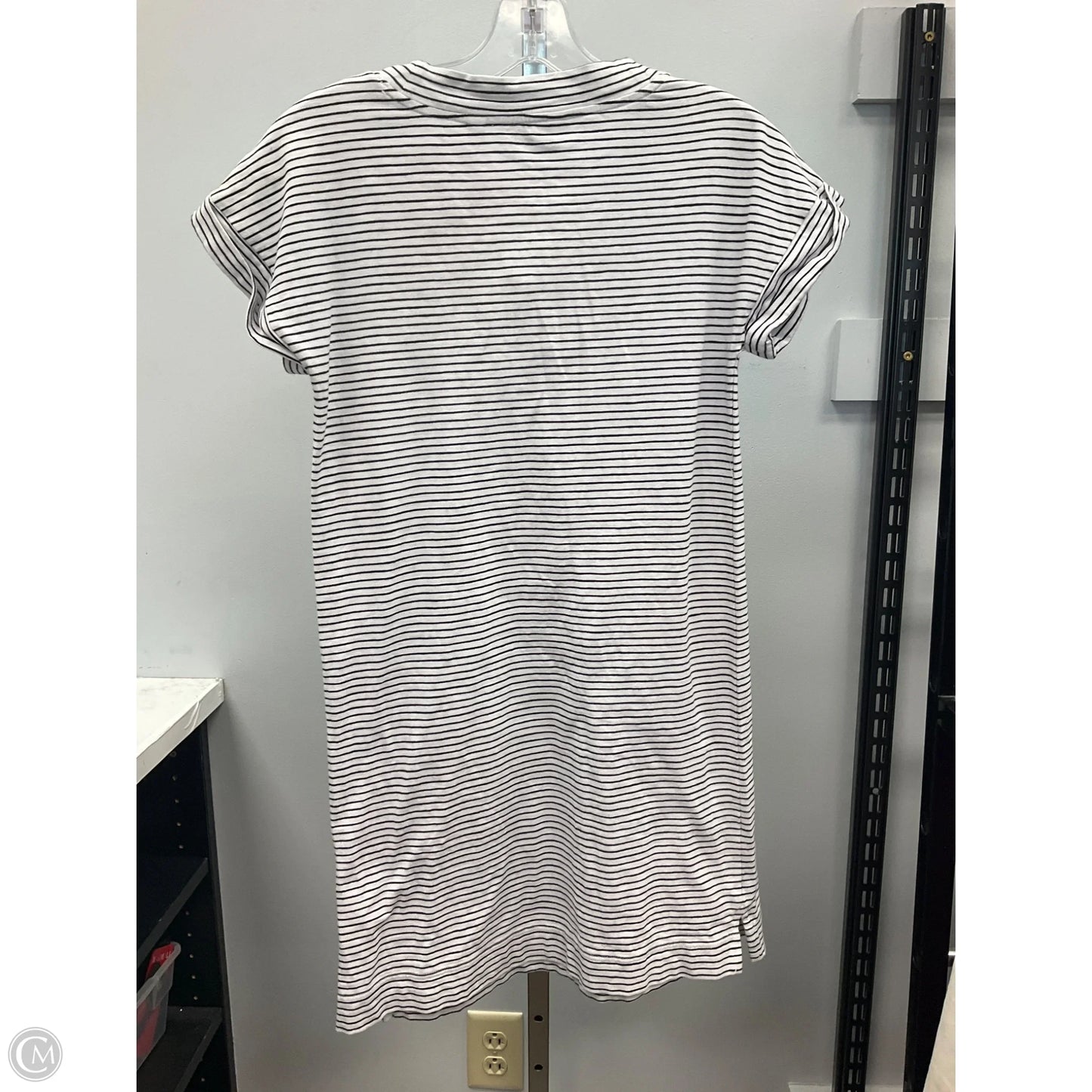 Dress Casual Short By Vineyard Vines In Striped Pattern, Size: Xxs