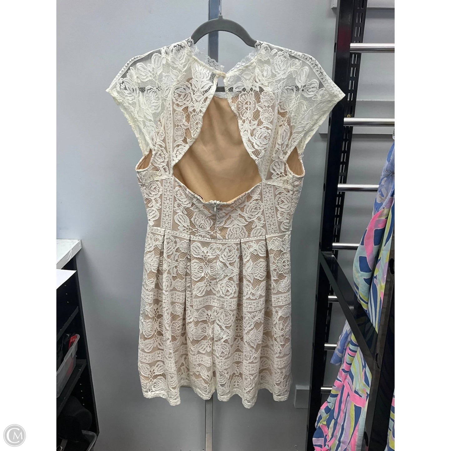 Dress Casual Short By Francesca’s In Cream, Size: M