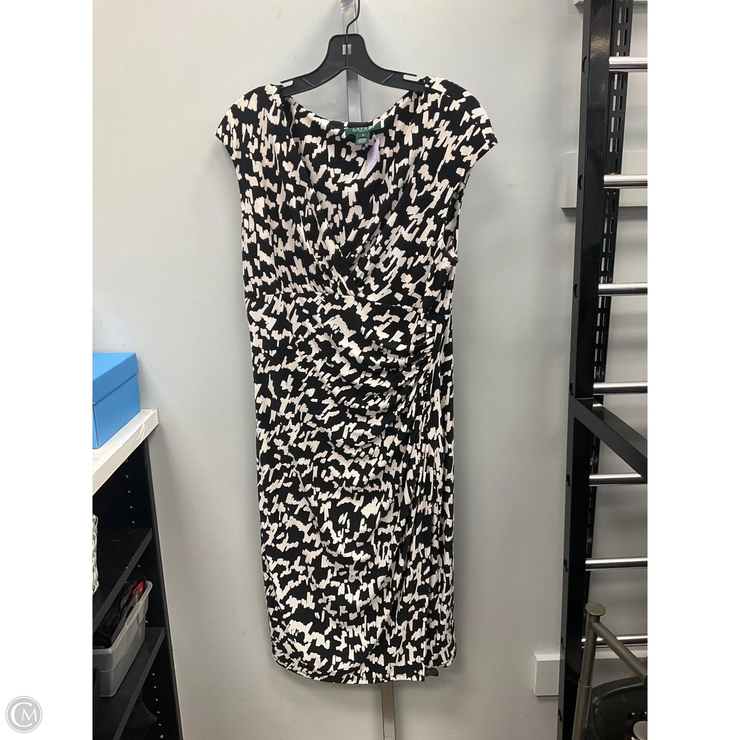 Dress Casual Short By Lauren By Ralph Lauren In Black & White, Size: 14