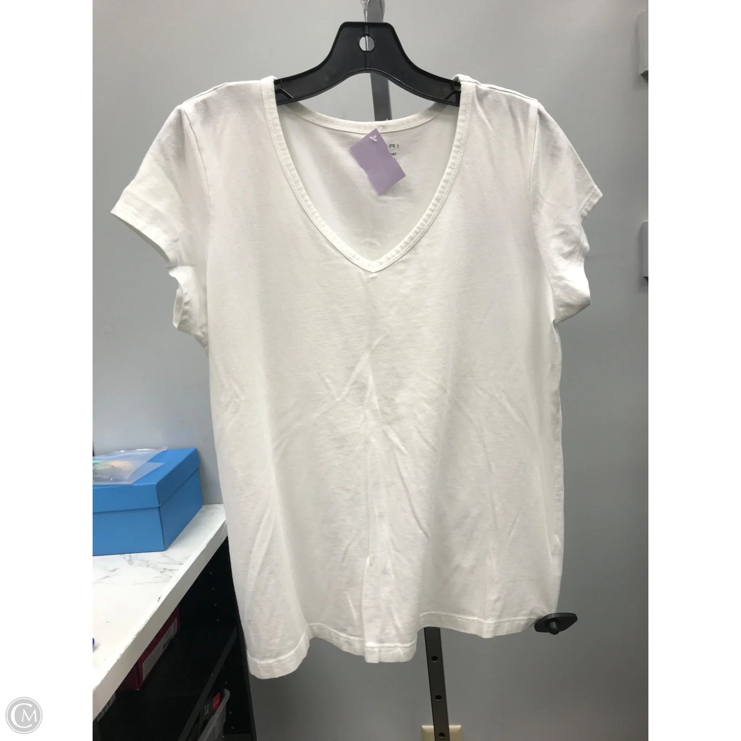 Top Short Sleeve By Tahari In White, Size: Xl
