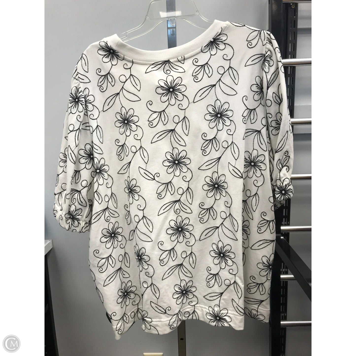 Top Short Sleeve By Jane And Delancey In White, Size: 2x