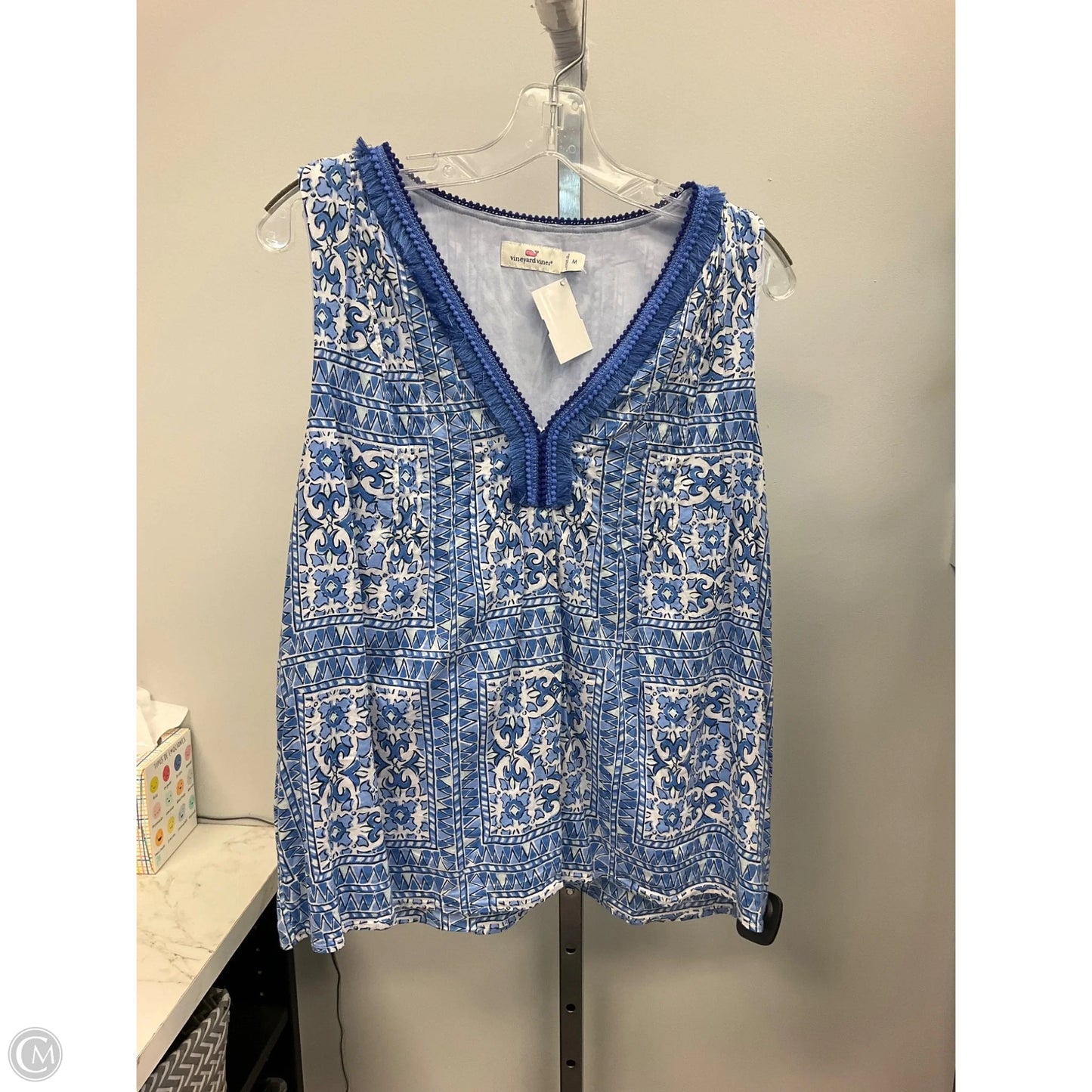 Top Sleeveless By Vineyard Vines In Blue & White, Size: M