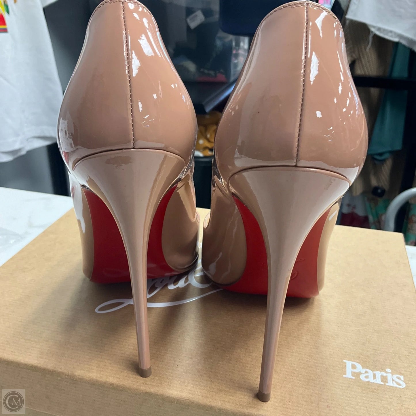 Shoes Luxury Designer By Christian Louboutin In Tan, Size: 9