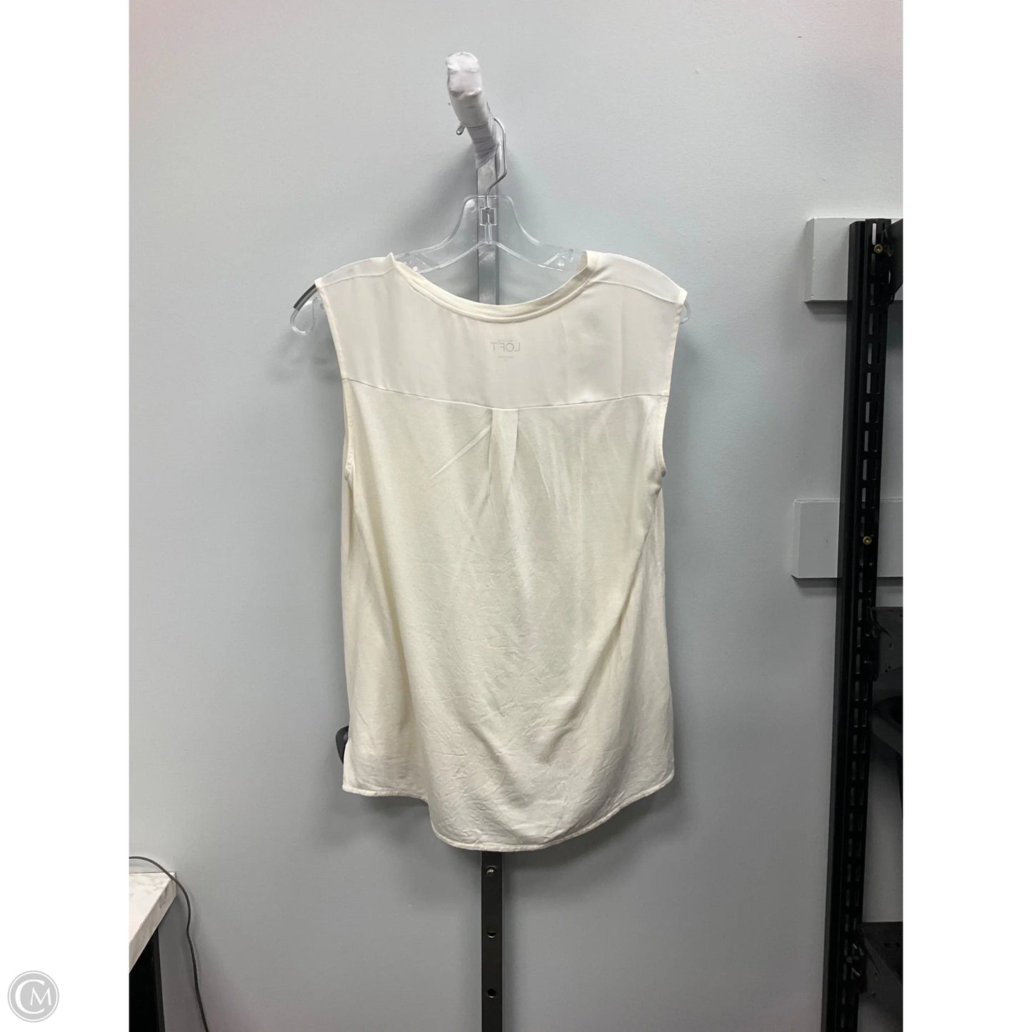 Top Sleeveless By Loft In Cream, Size: M