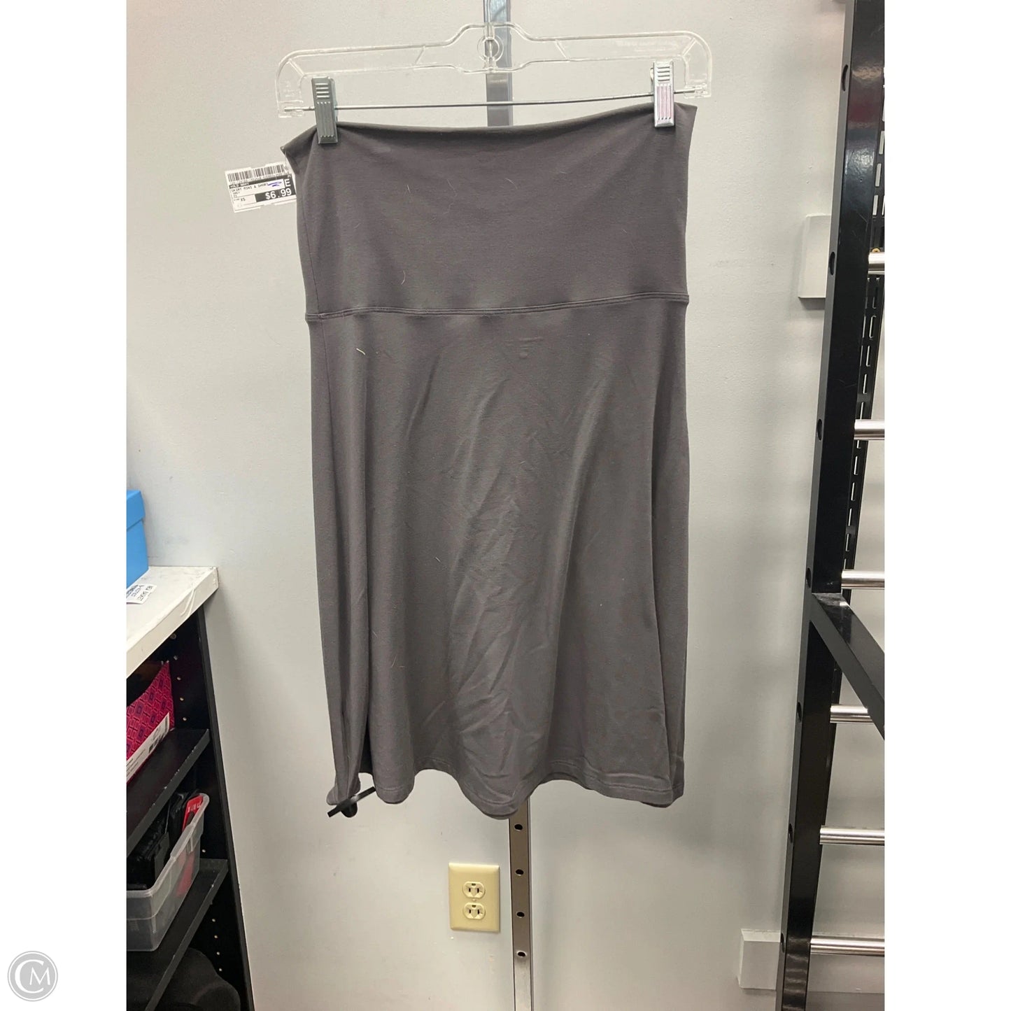 Skirt Mini & Short By Old Navy In Grey, Size: Xs