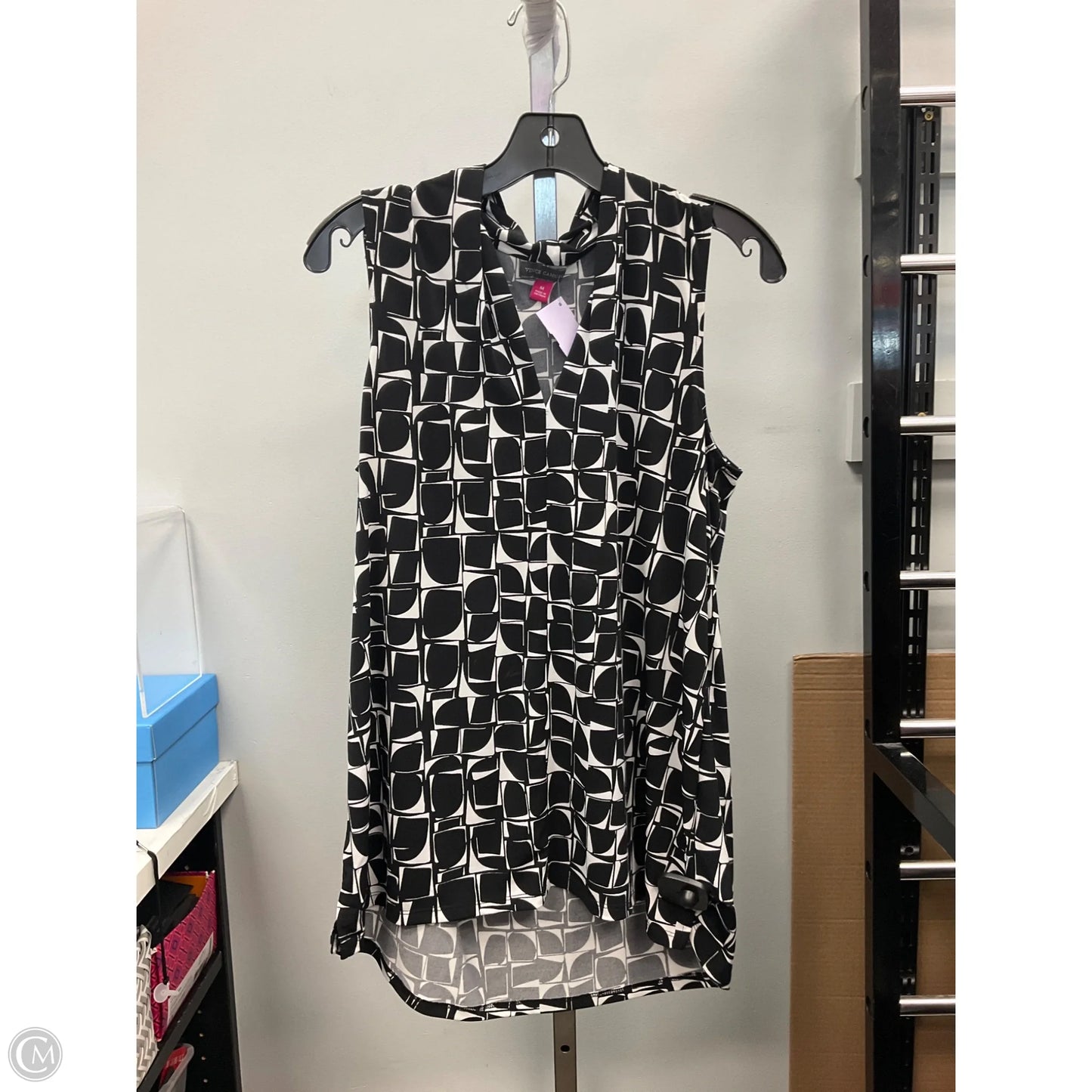 Top Sleeveless By Vince Camuto In Black & White, Size: M