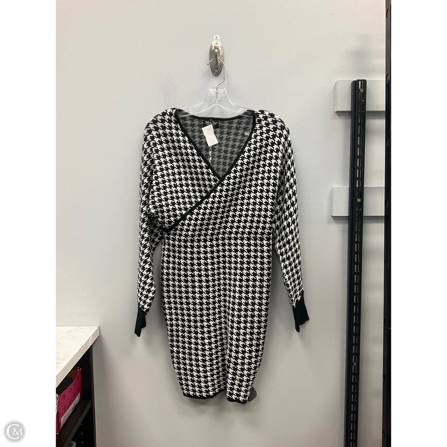 Dress Sweater By Jolie & Joy In Black & White, Size: L
