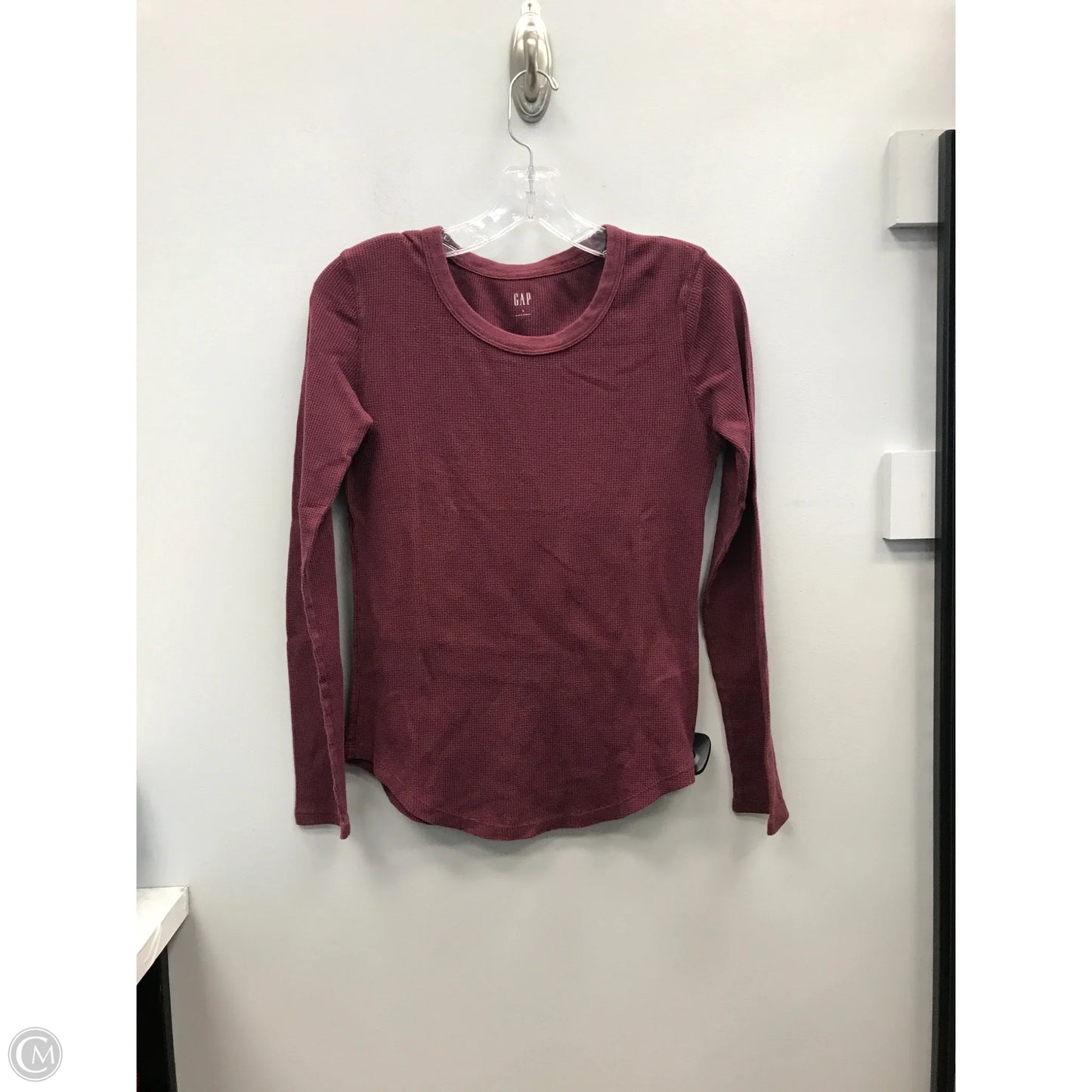 Top Long Sleeve Basic By Gap In Maroon, Size: S
