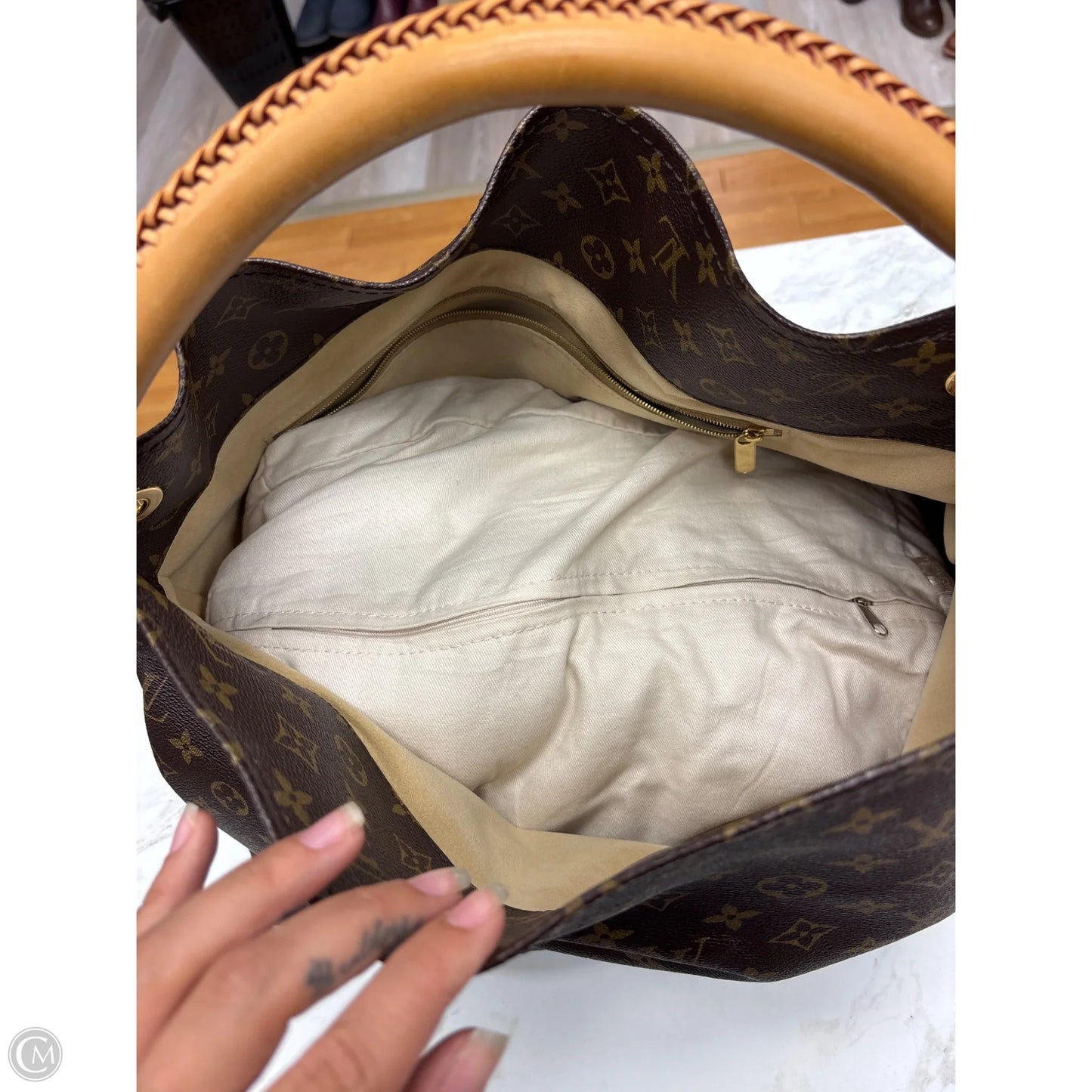 Handbag Luxury Designer By Louis Vuitton, Size: Large