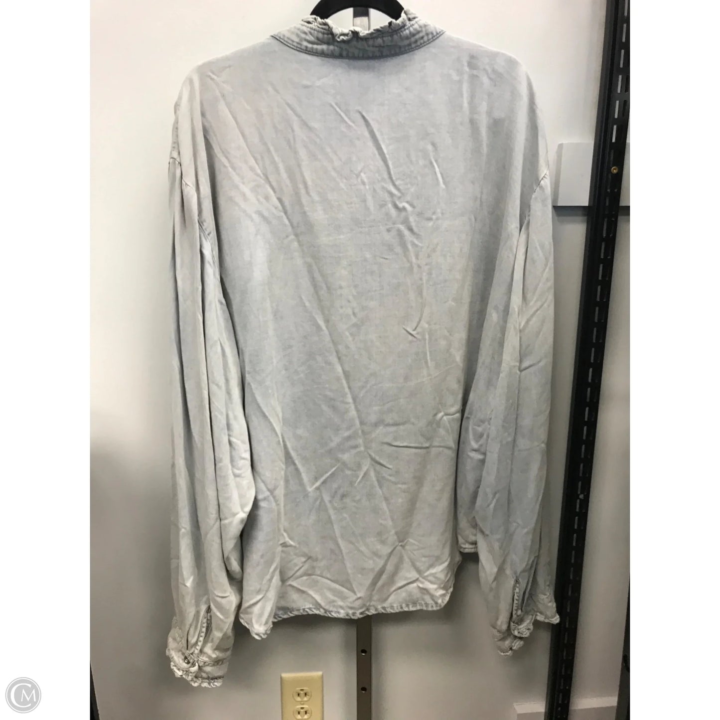 Top Long Sleeve By Chicsoul In Blue Denim, Size: 3x