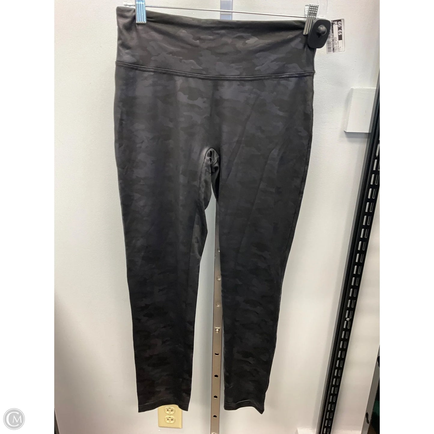 Pants Leggings By Clothes Mentor In Camouflage Print, Size: L