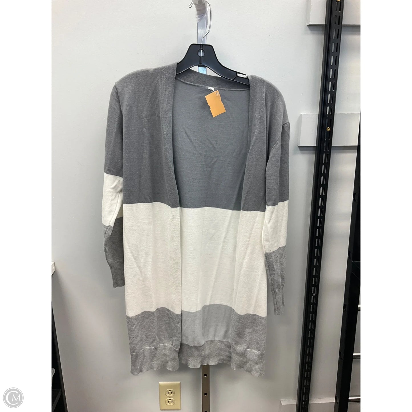 Sweater Cardigan By Clothes Mentor In Grey & White, Size: S