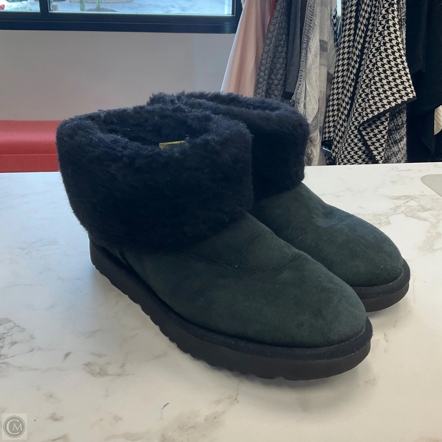 Boots Designer By Ugg In Black, Size: 9