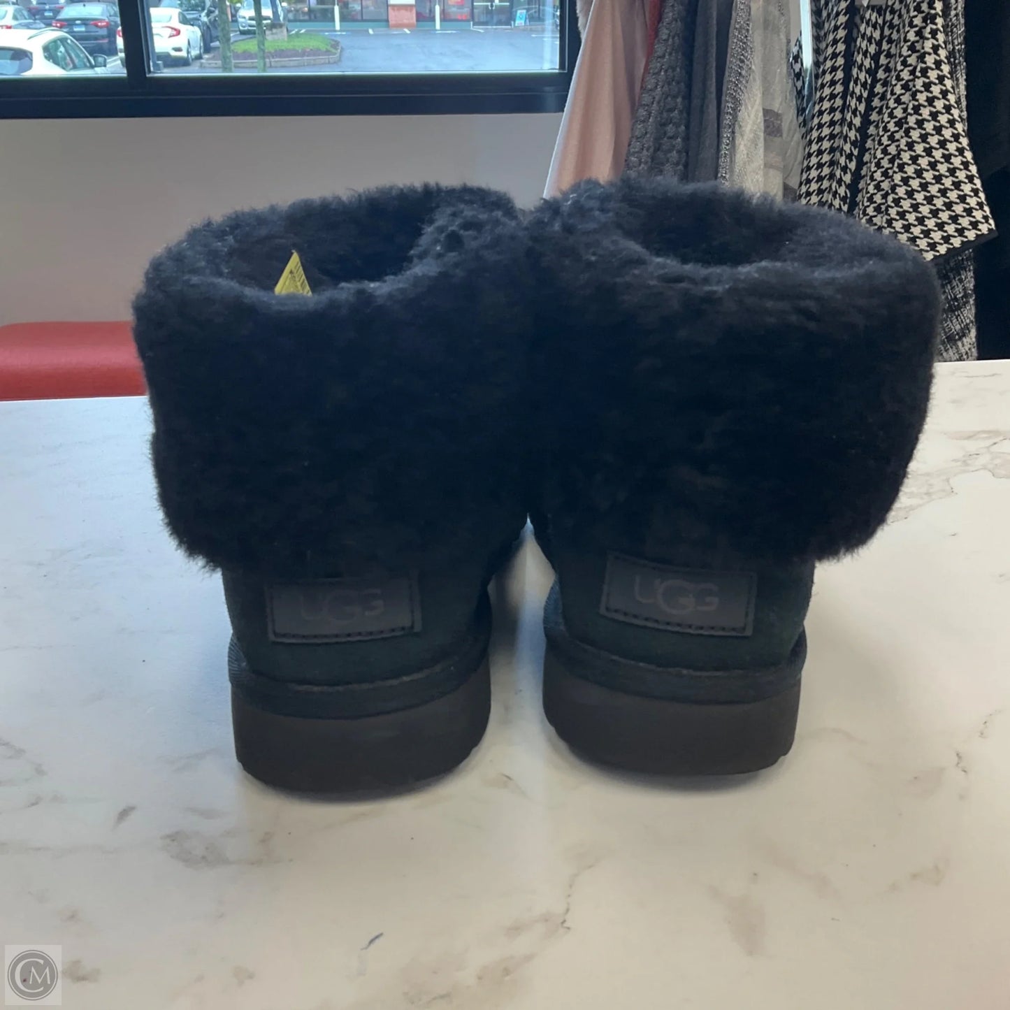 Boots Designer By Ugg In Black, Size: 9
