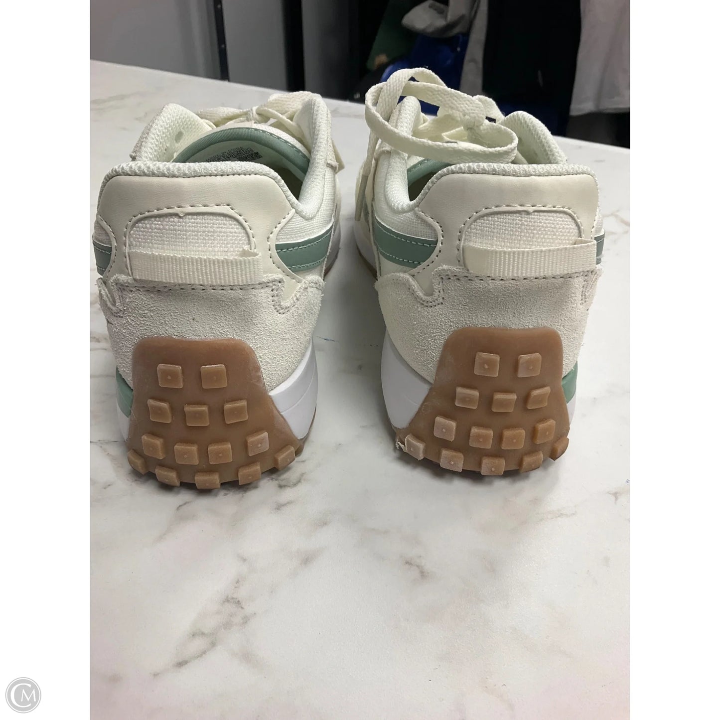 Shoes Sneakers By Reebok In Cream & Green, Size: 9