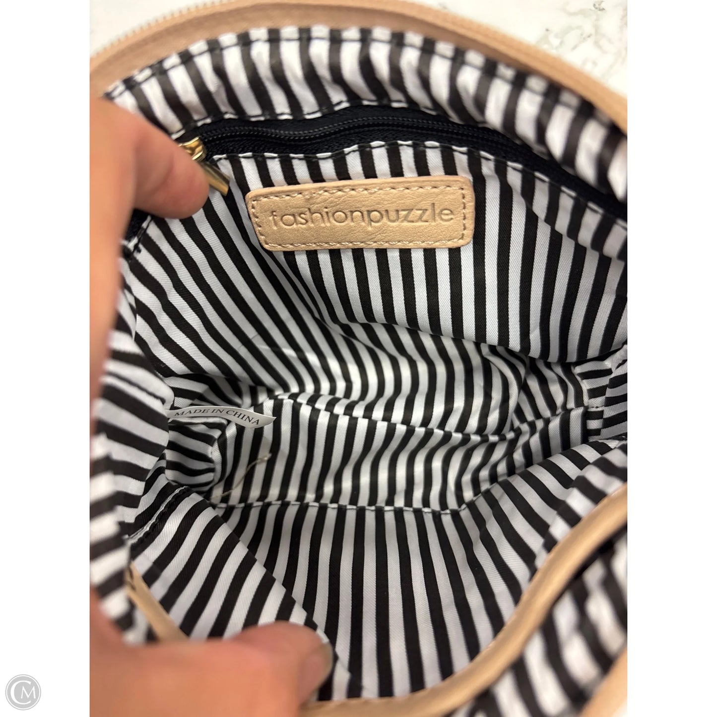 Crossbody By Clothes Mentor, Size: Small