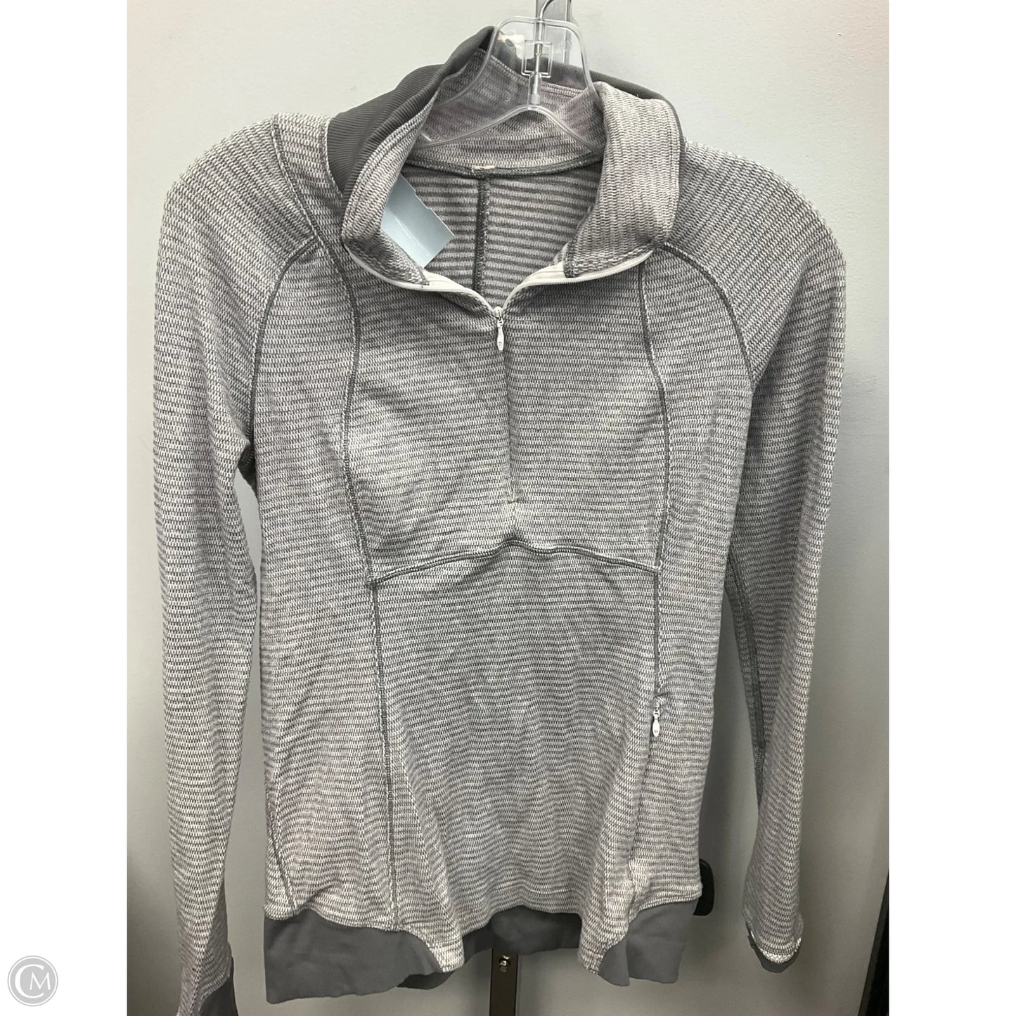 Athletic Top Long Sleeve Collar By Lululemon In Grey, Size: M