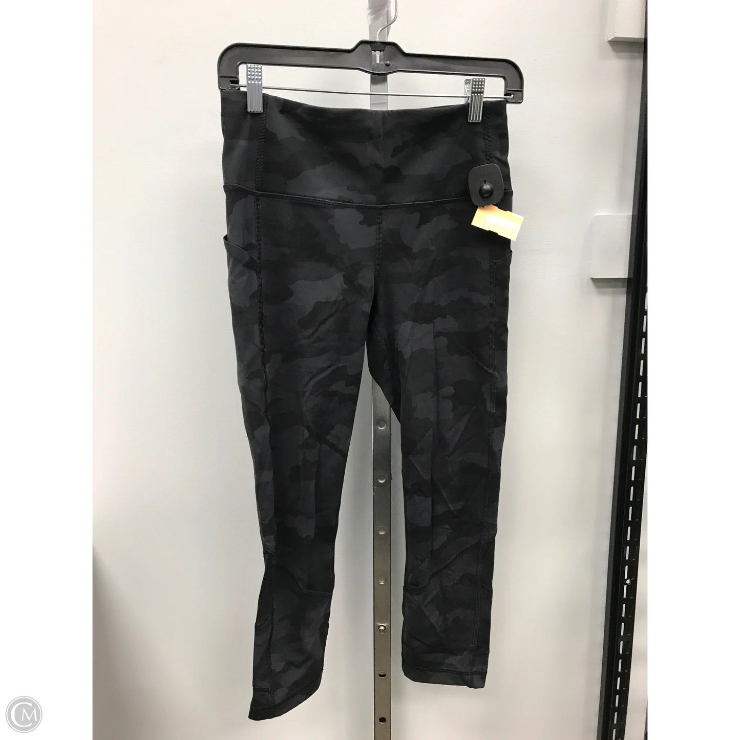 Athletic Leggings Capris By Lululemon In Camouflage Print, Size: 6