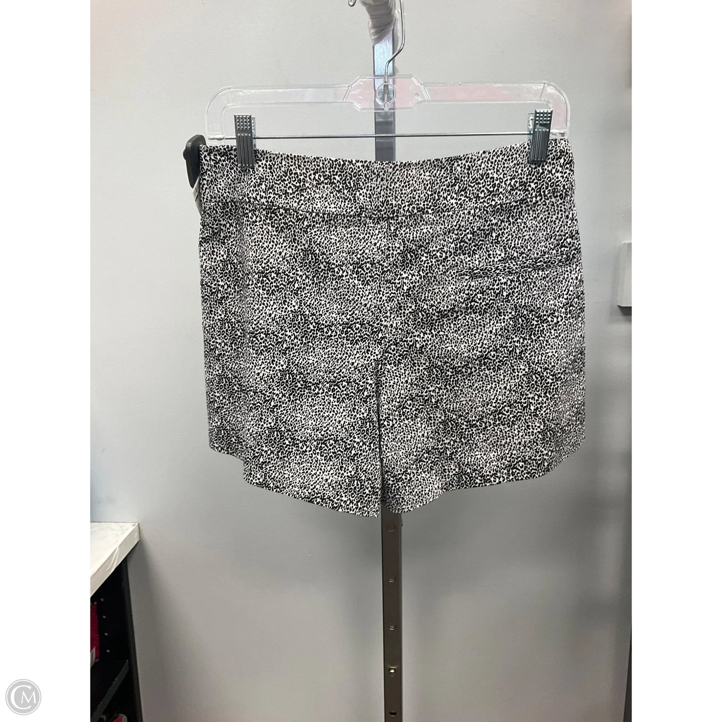 Shorts By Clothes Mentor In Black & White, Size: M