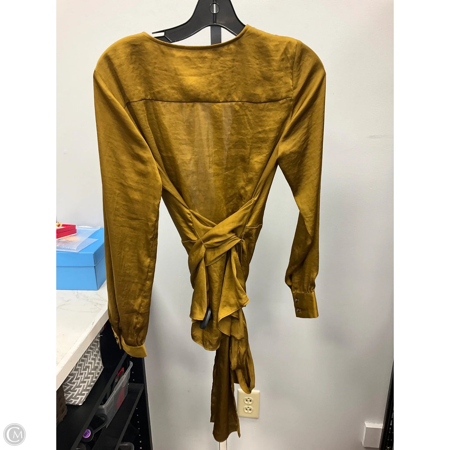 Top Long Sleeve By Anthropologie In Green, Size: 6