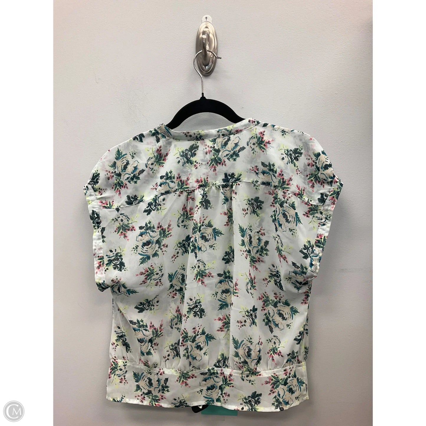 Top Short Sleeve By Clothes Mentor In Floral Print, Size: M