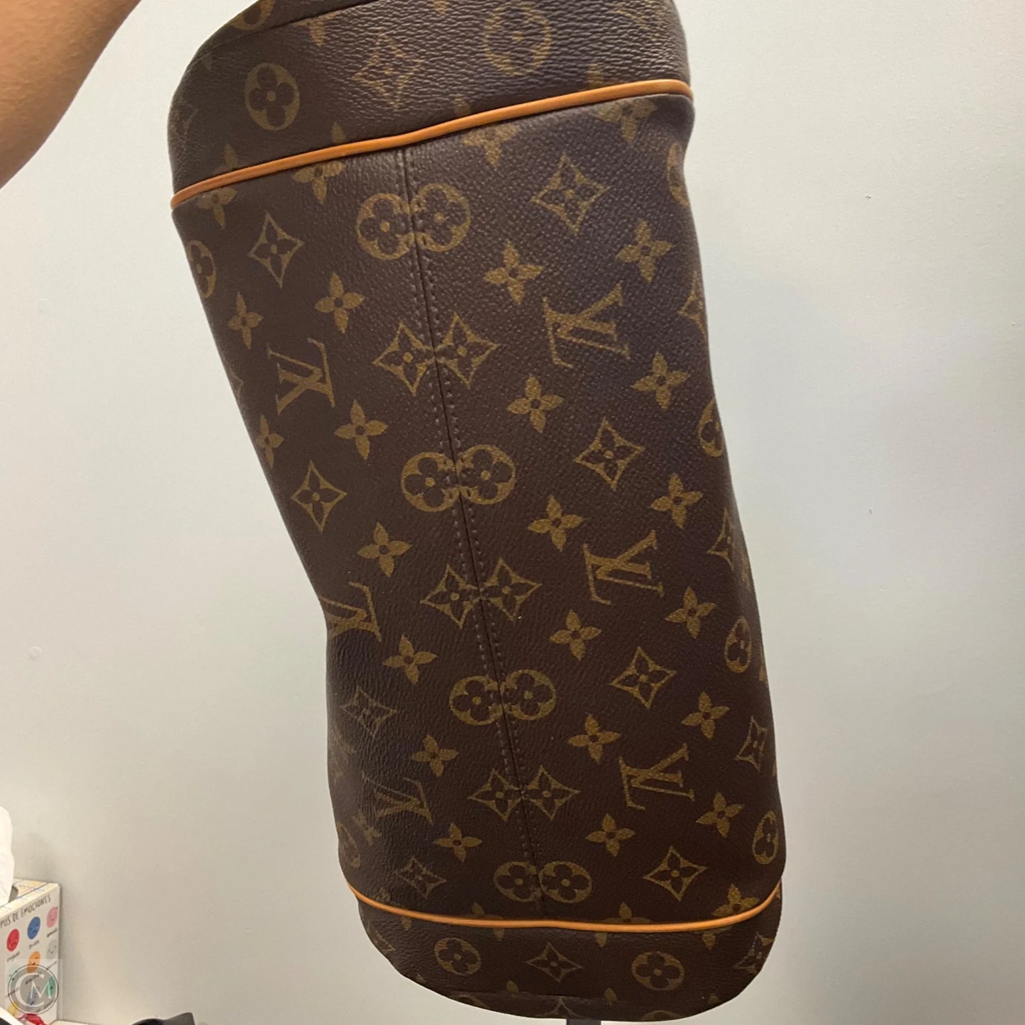 Handbag Luxury Designer By Louis Vuitton, Size: Large