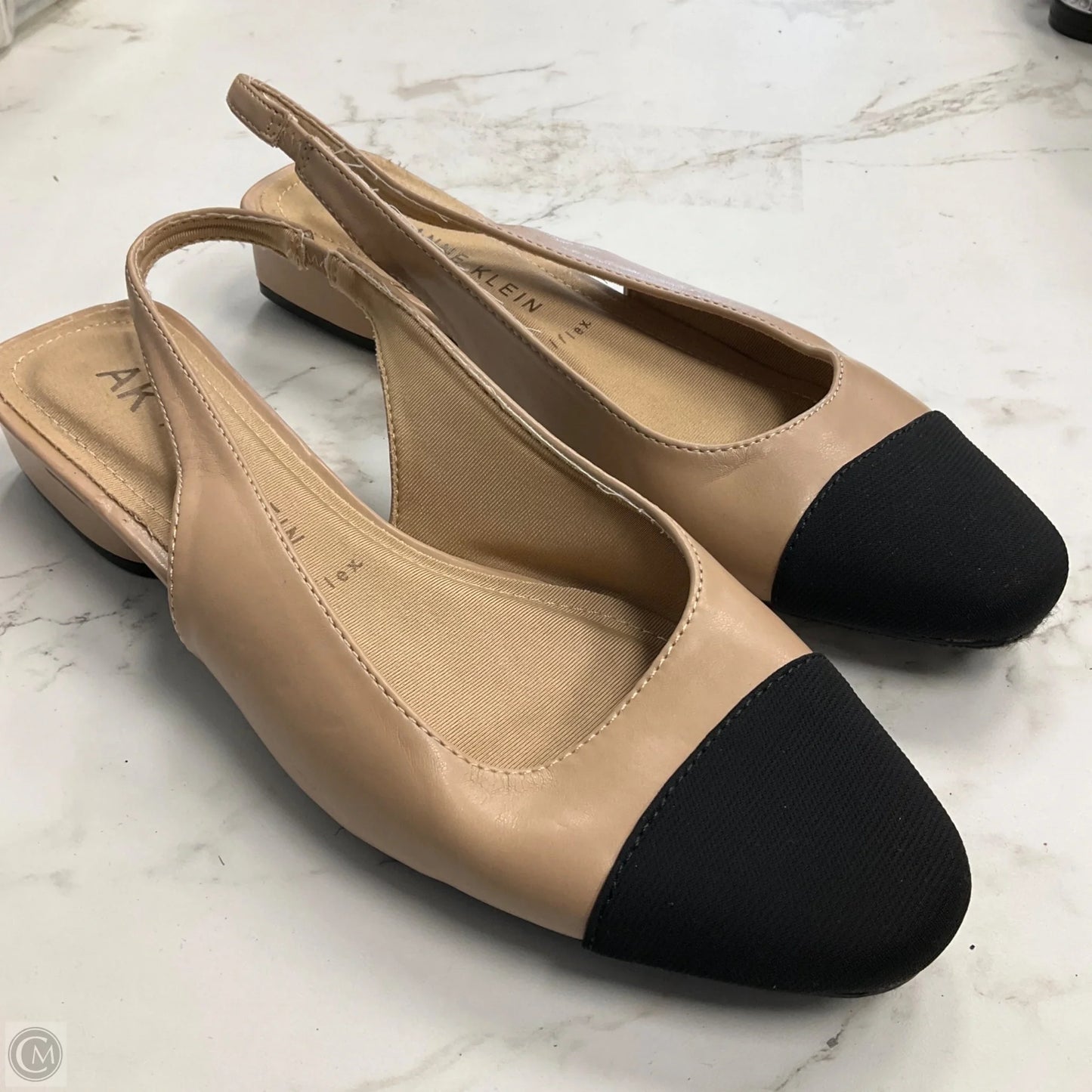 Shoes Flats By Anne Klein In Black & Cream, Size: 9