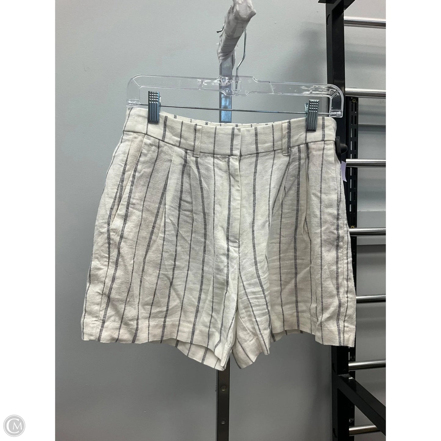 Shorts By Old Navy In Cream, Size: Xs