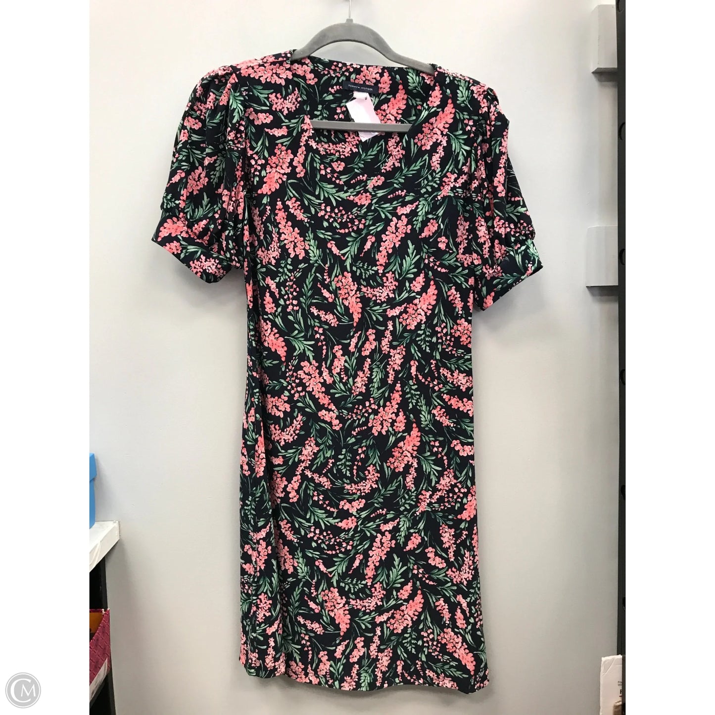 Dress Casual Short By Tommy Hilfiger In Floral Print, Size: 6