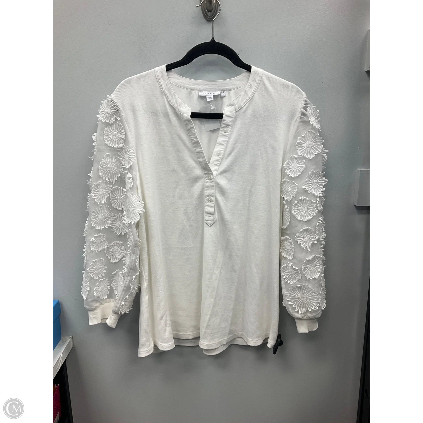 Top Long Sleeve By Chicos In White, Size: Xl