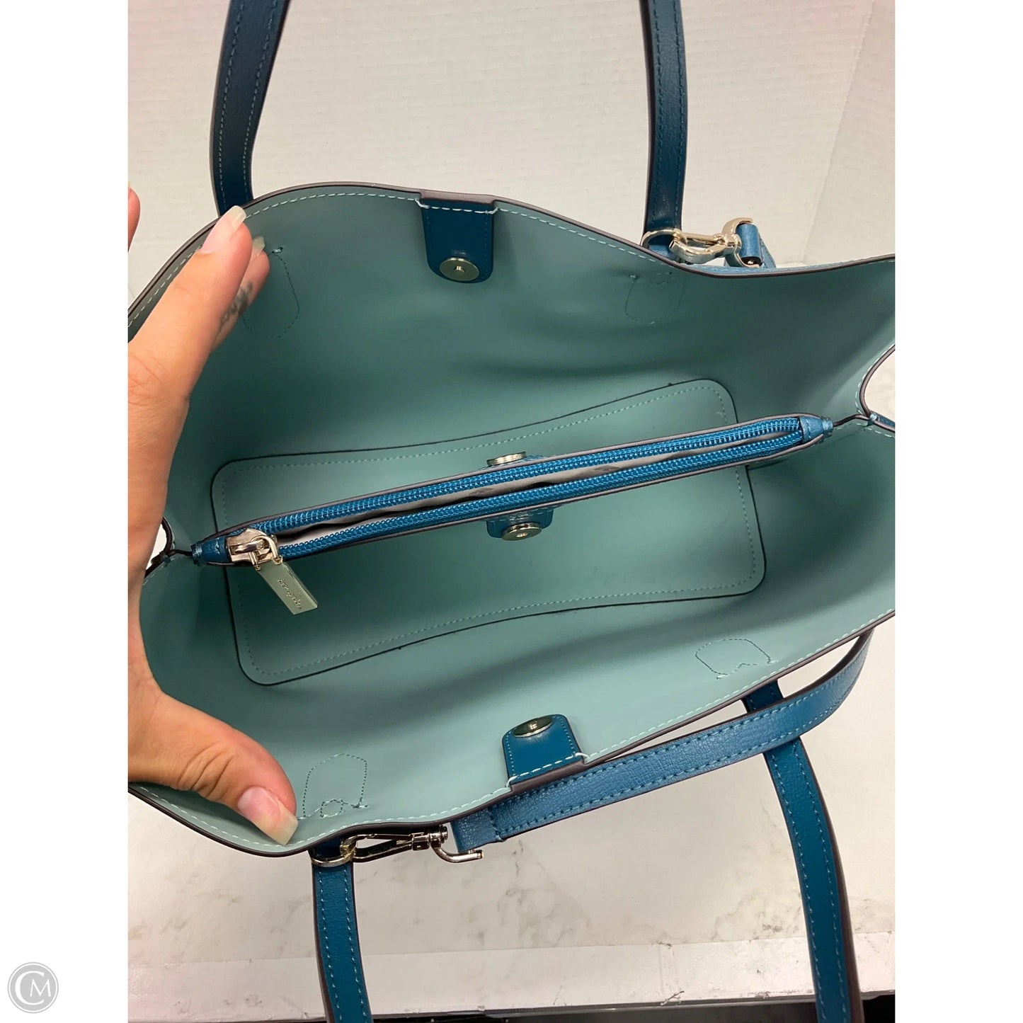 Tote Designer By Kate Spade, Size: Medium