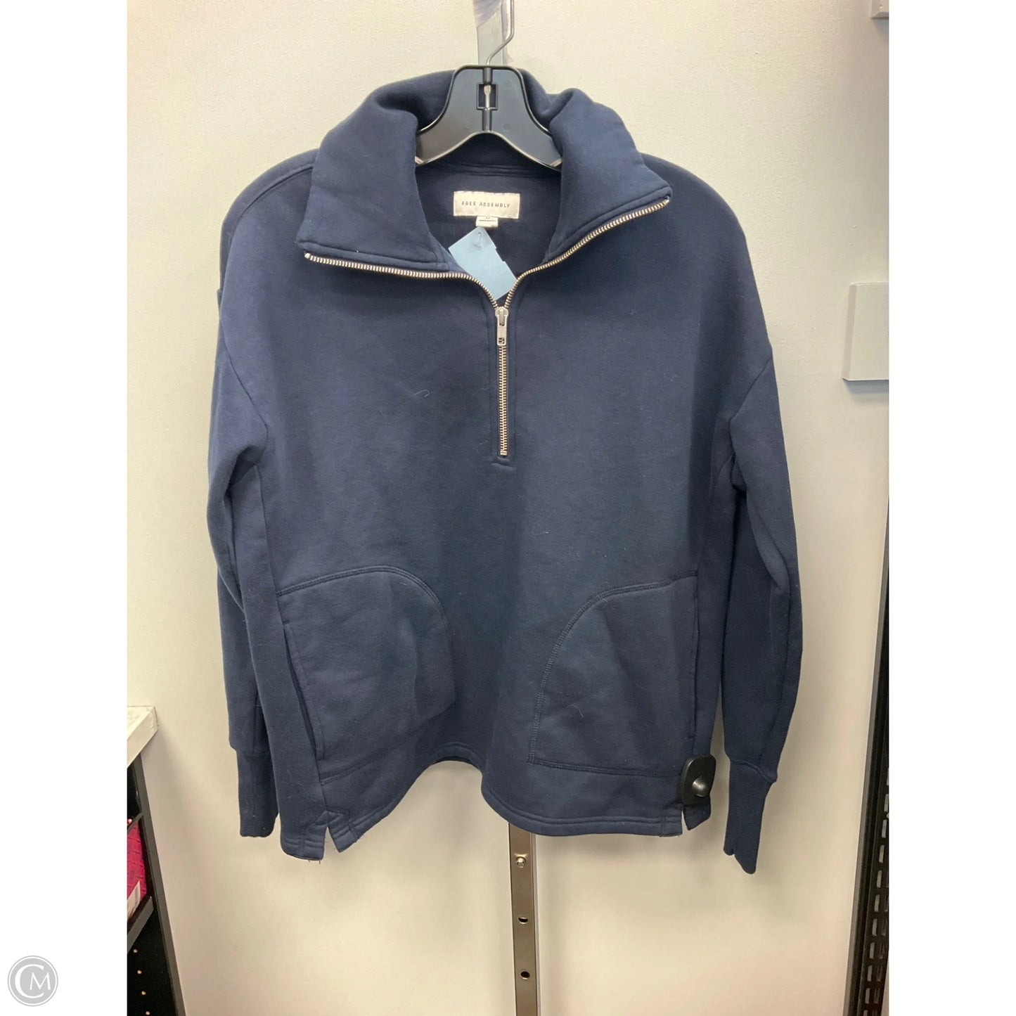 Top Long Sleeve By Free Assembly In Navy, Size: M