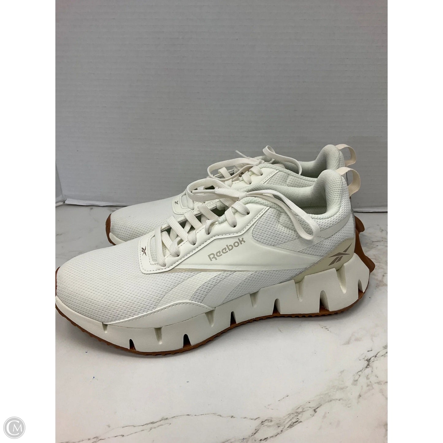 Shoes Sneakers By Reebok In Cream, Size: 9