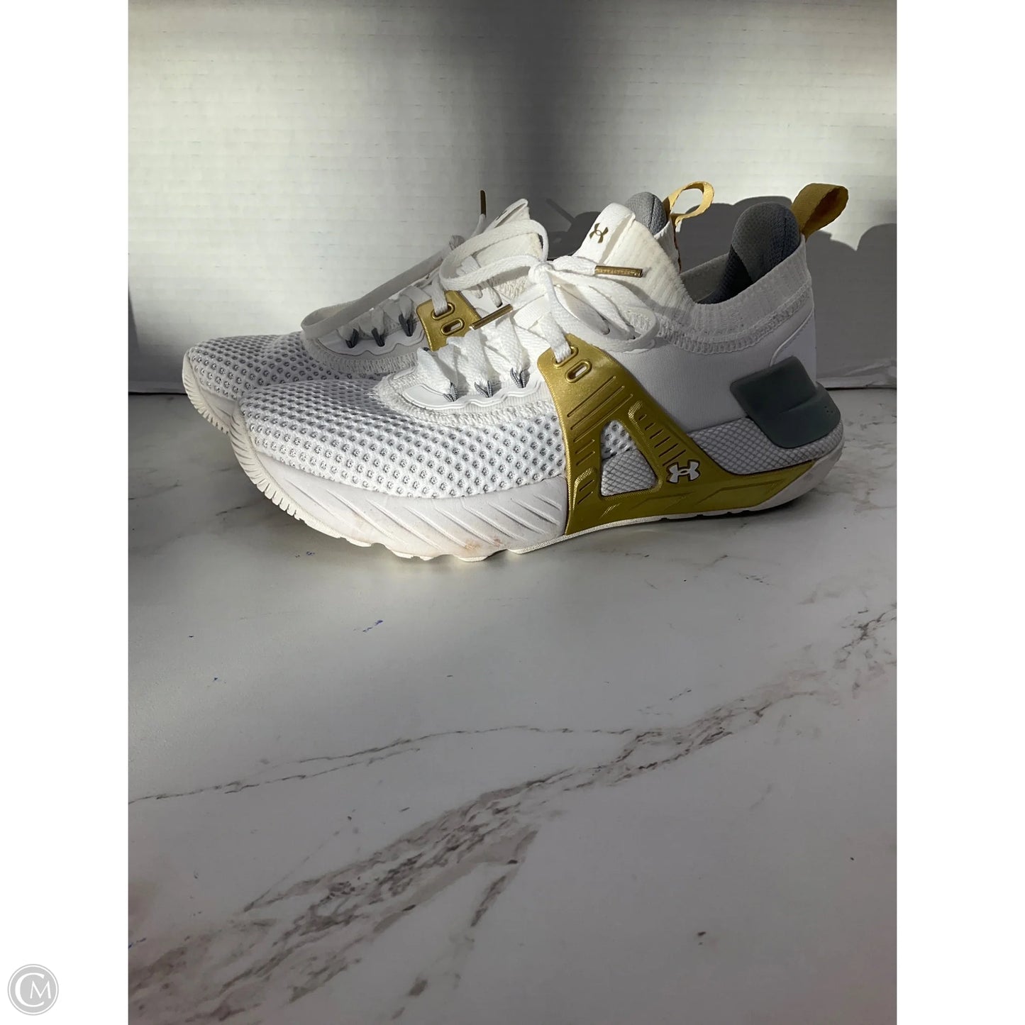 Shoes Sneakers By Under Armour In White, Size: 7.5