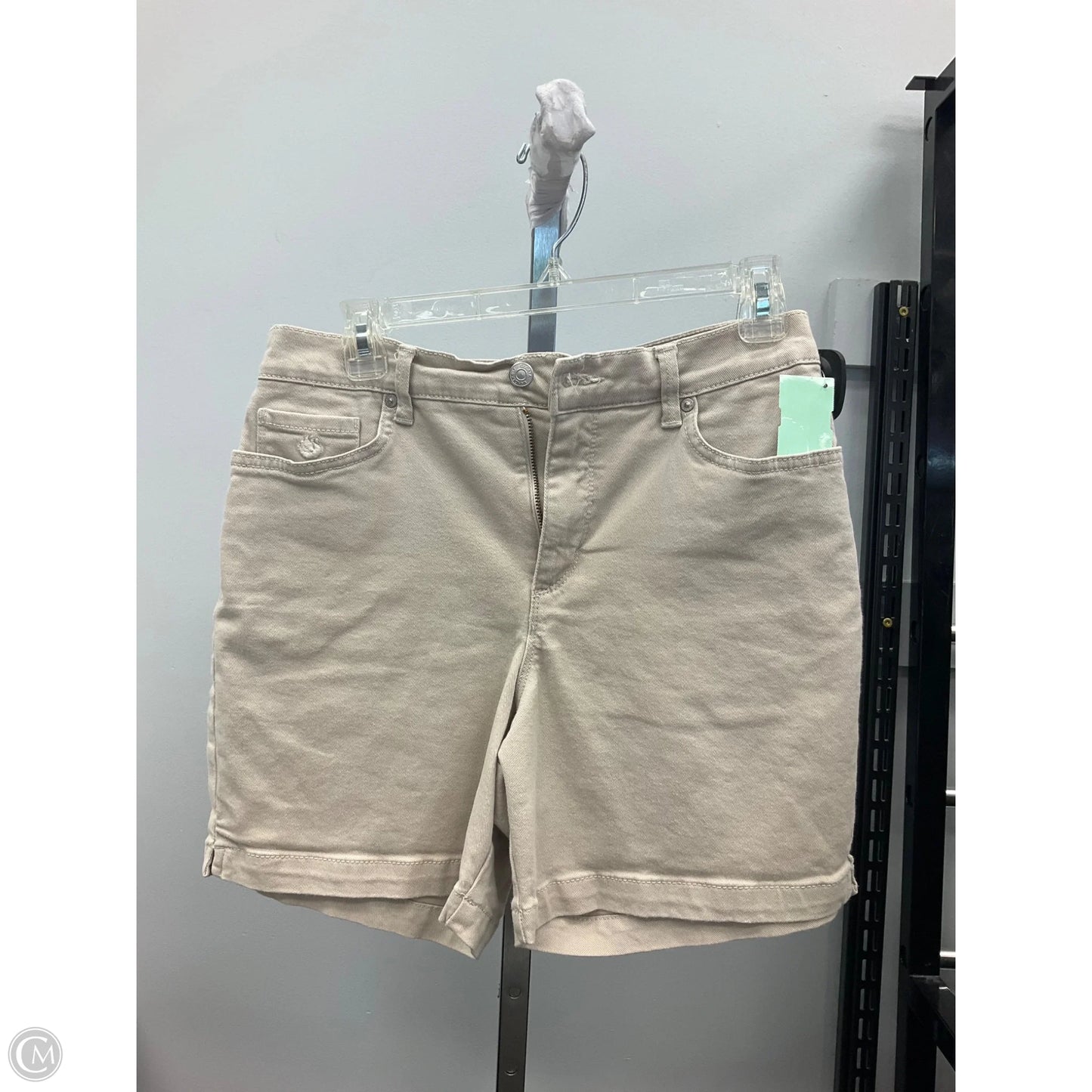 Shorts By Gloria Vanderbilt In Beige, Size: 8
