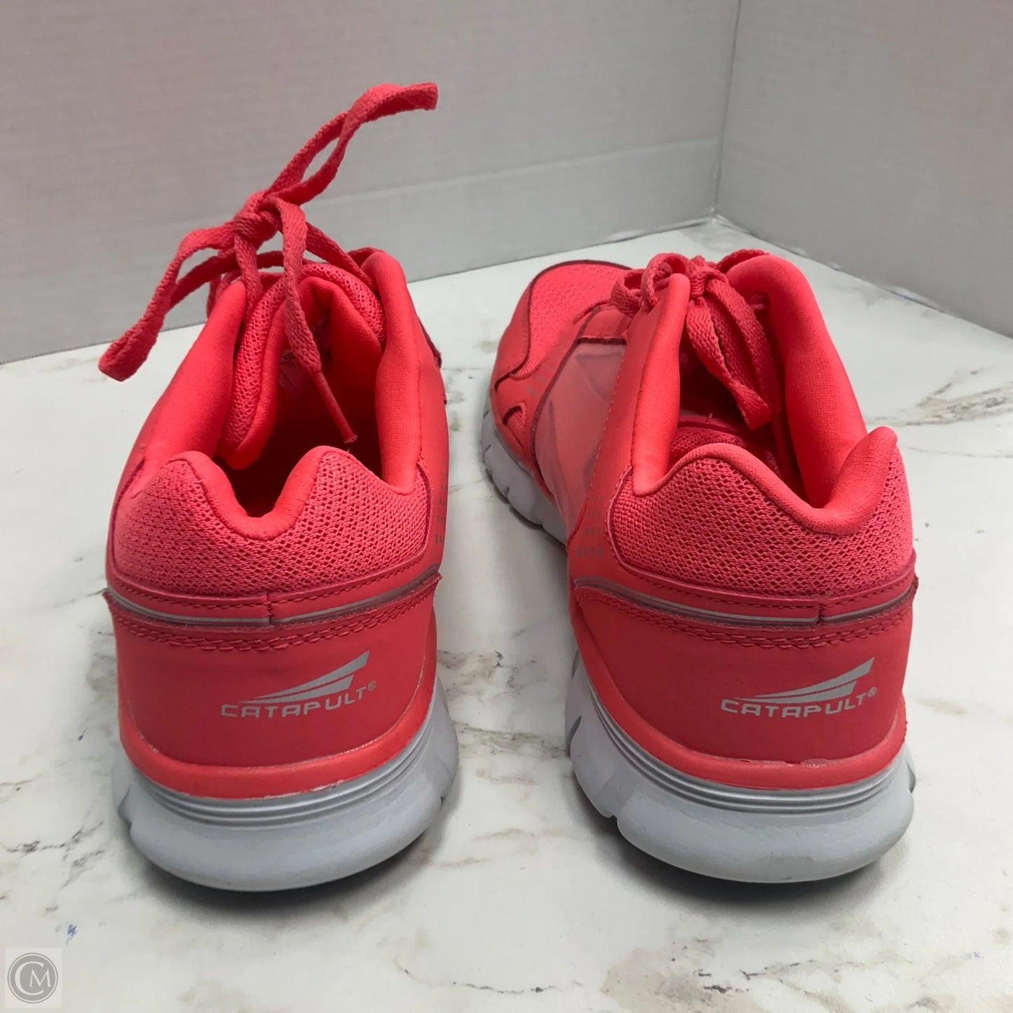 Shoes Sneakers By Clothes Mentor In Coral, Size: 10