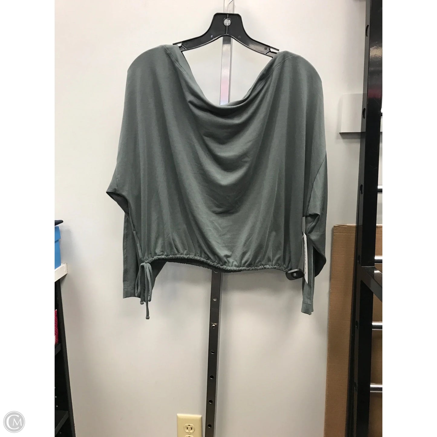 Athletic Top Long Sleeve Crewneck By Athleta In Green, Size: M