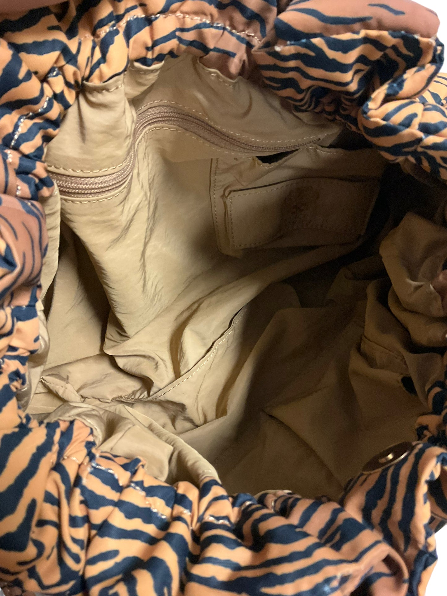 Handbag Designer By Vince Camuto Size: Medium