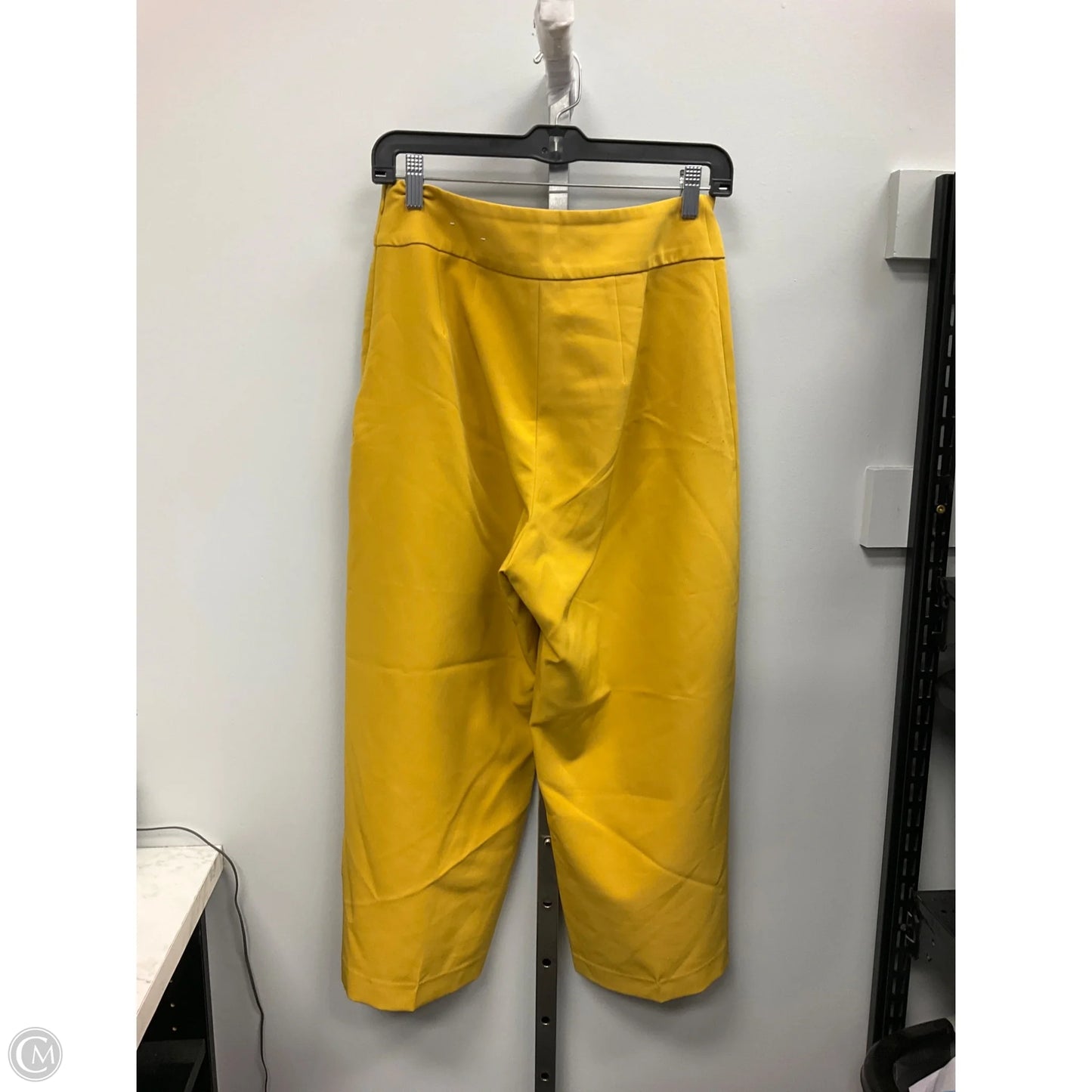 Pants Cropped By Express In Yellow, Size: 6