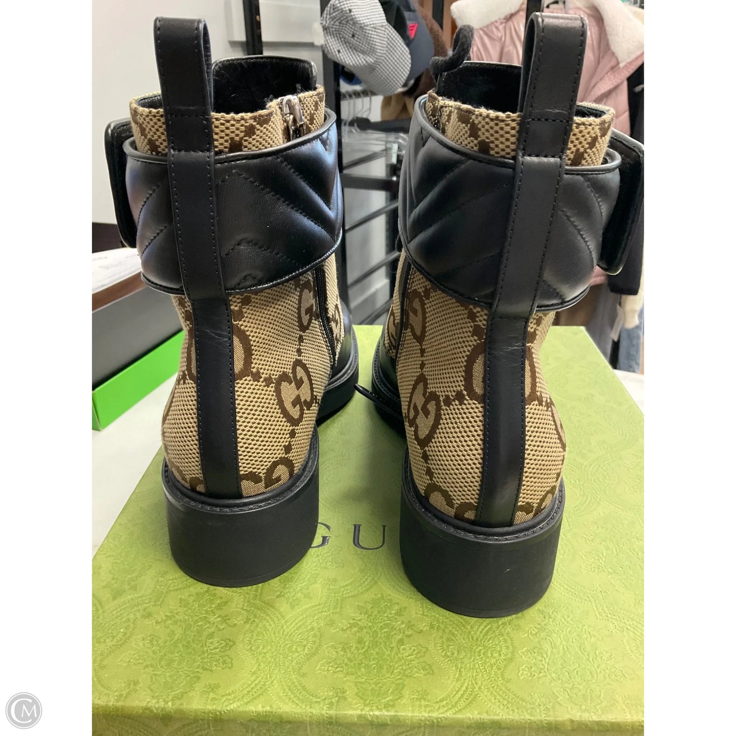 Boots Luxury Designer By Gucci In Black & Tan, Size: 7.5