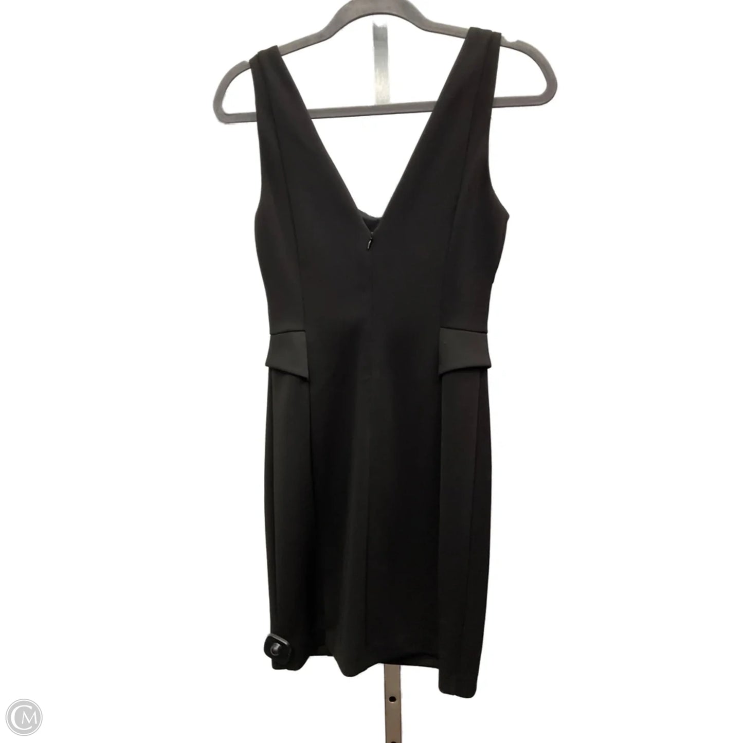Dress Casual Short By Guess In Black, Size: 2