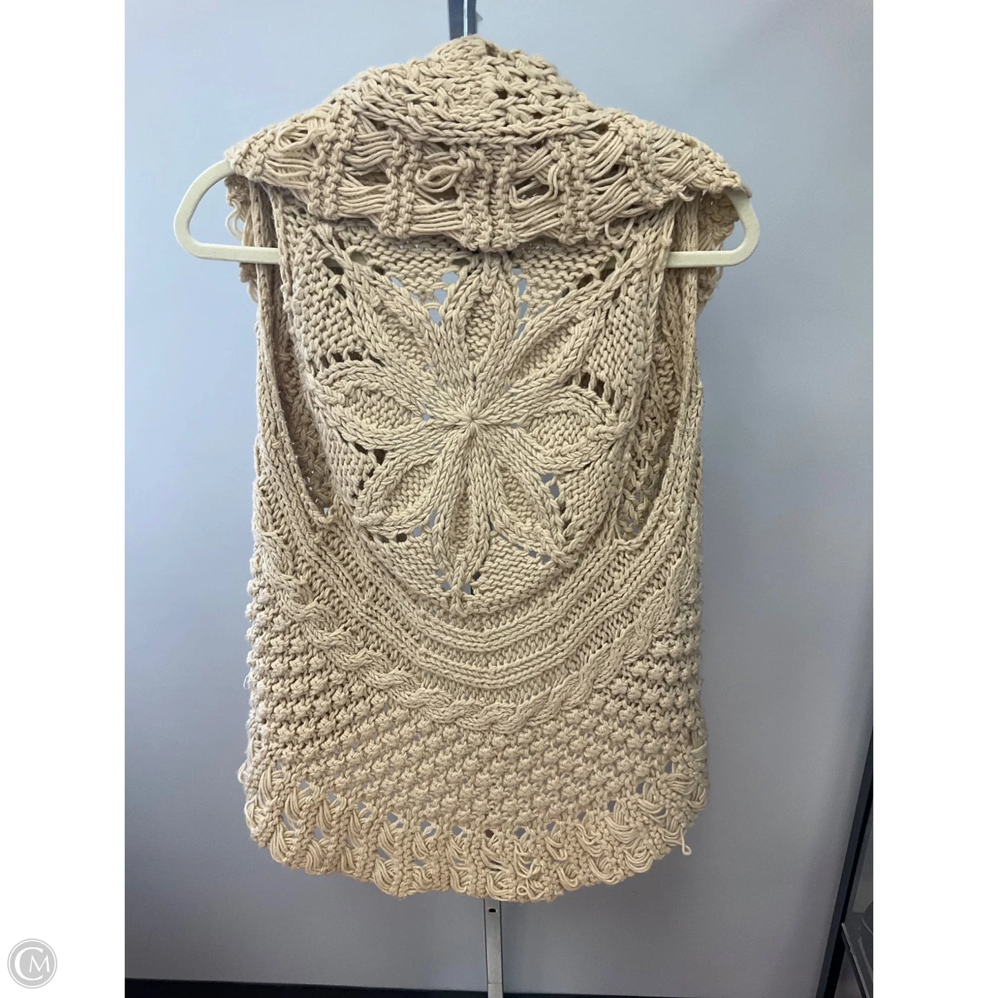 Vest Sweater By Clothes Mentor In Tan, Size: S