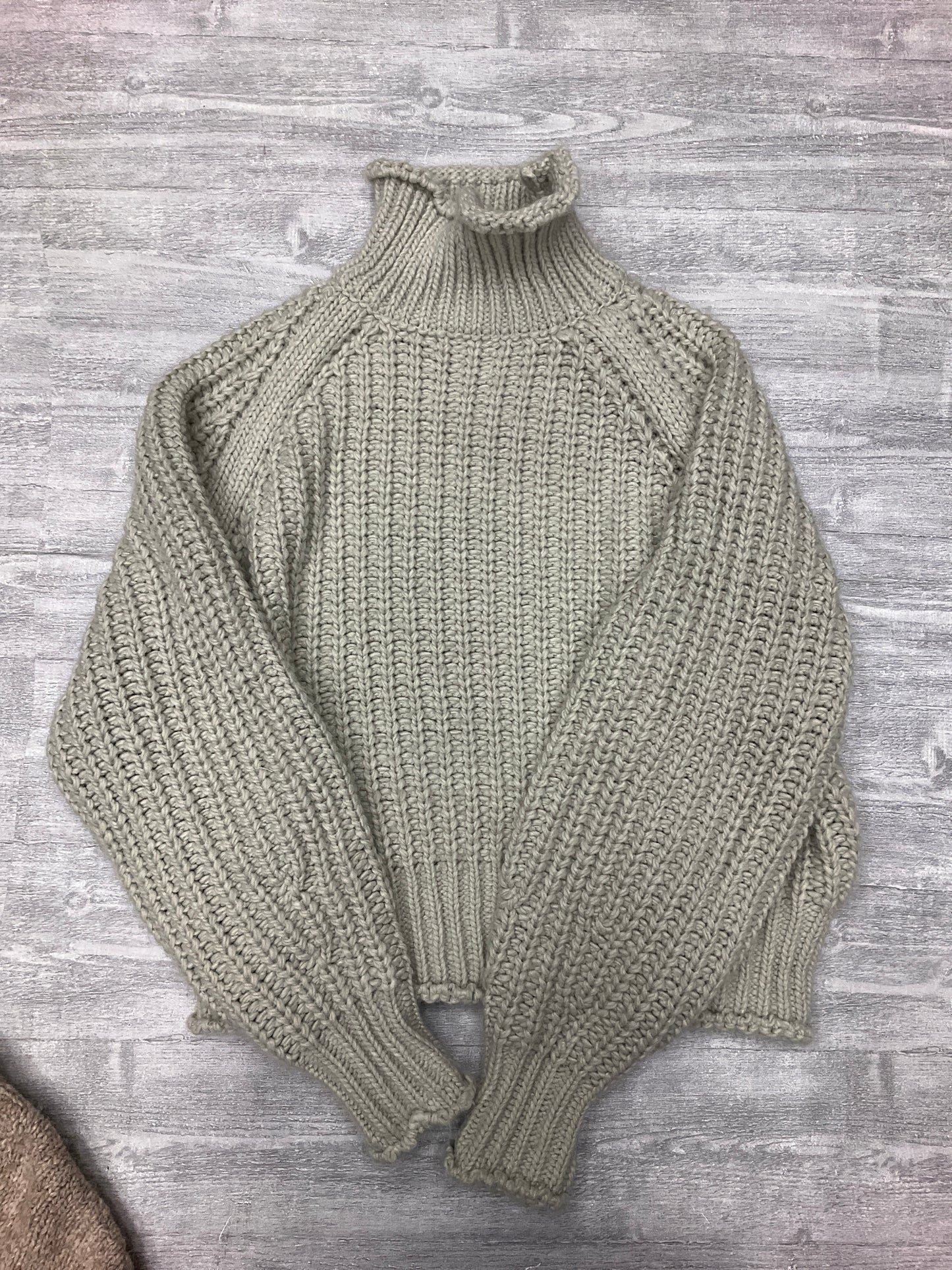 Sweater By Clothes Mentor In Grey, Size: M