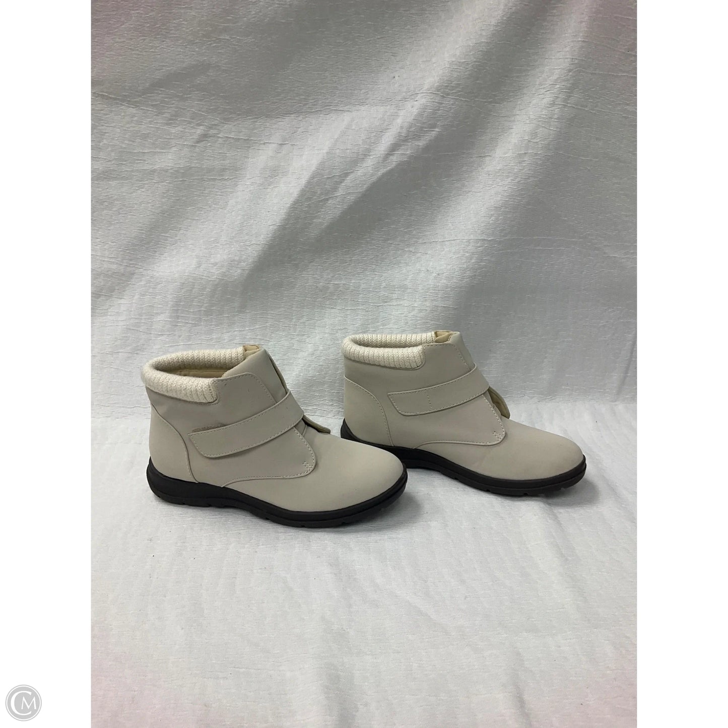 Boots Ankle Flats By Cme In Cream, Size: 9